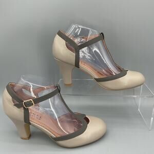 NEW Journee Collection Women’s Olina Mary Jane T-Strap Heels Gray Size 8WD